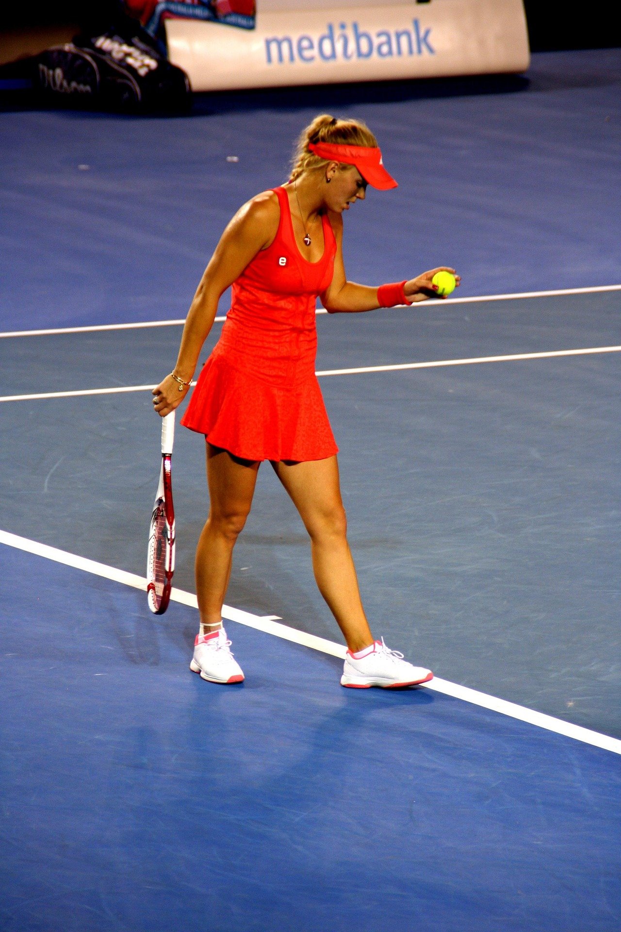 tennis-player-418226_1920
